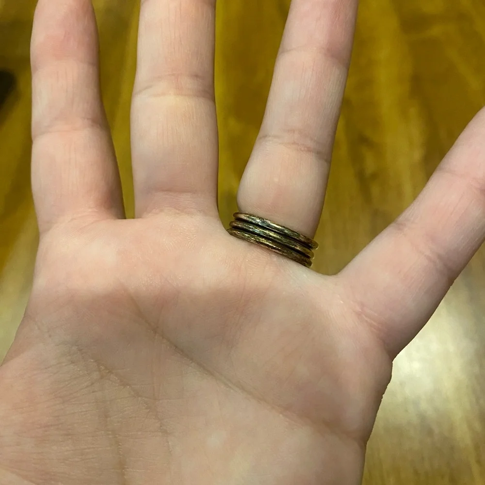 Kendra Scott Gold Sun Ring Set in Iridescent Abalone - Picture 3 of 3